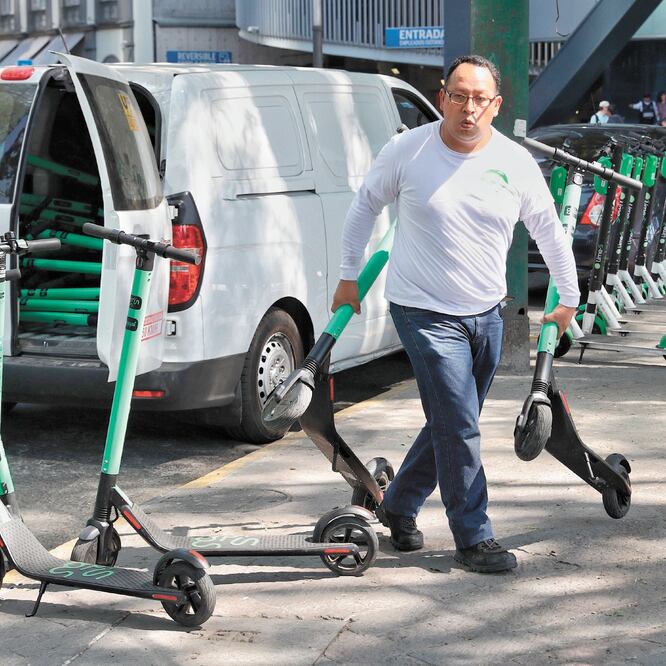 Con la reducción a 500 unidades por empresa disminuyó el parque vehicular, evitando aglomeraciones, y no se afectó la prestación del servicio, informó la Subsecretaría de Planeación y Políticas de Regulación de la Semovi. DIEGO SIMÓN SÁNCHEZ. EL UNIVERSAL