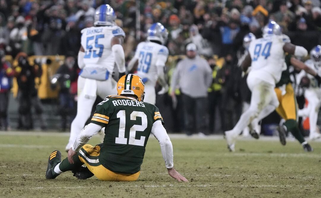 Rodgers fue interceptado y capturado en el partido / Foto: AP