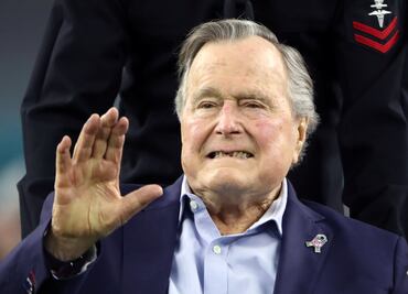 George Bush padre continúa en observación tras cuadro leve de neumonía
