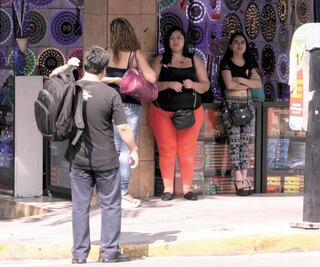 Sin abrazos, ni besos, sólo sexo; el Covid no detiene el trabajo de escorts en CDMX