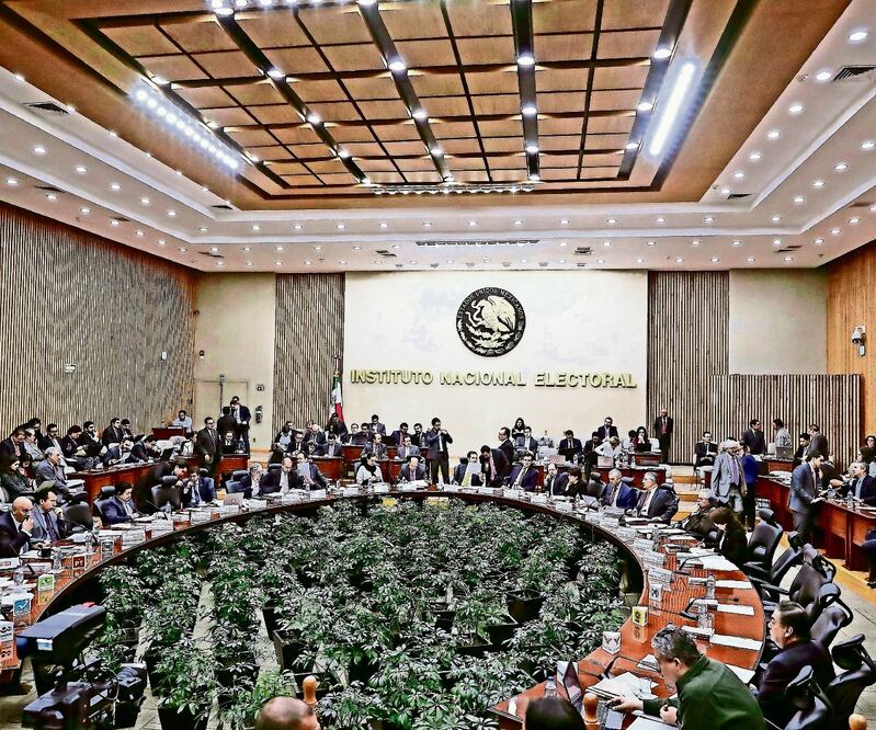 La renuncia al financiamiento podrá aplicarse por el INE exclusivamente de las ministraciones que aún no hayan sido depositadas a los partidos. ARCHIVO EL UNIVERSAL