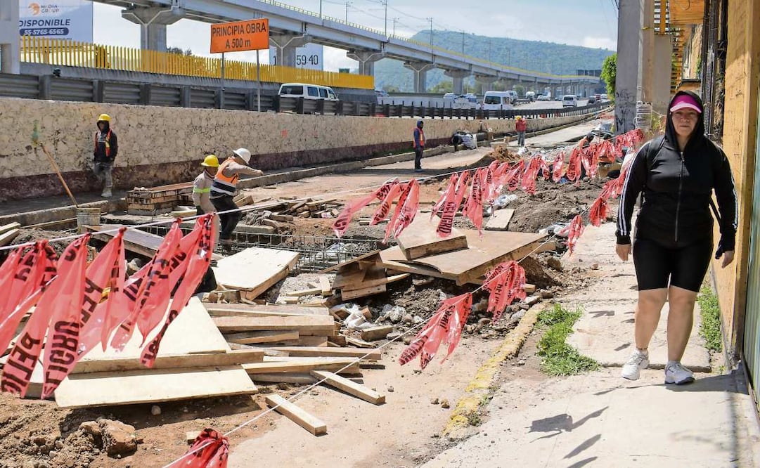 Siguen las obras y las lluvias anegan aún al oriente