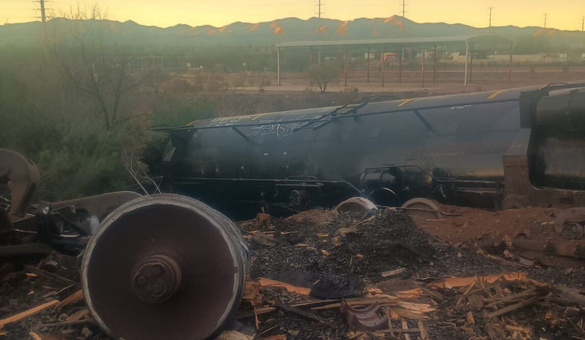 Descarrila en Nogales tren con carga de jarabe de maíz; no se registraron personas heridas. Foto: Especial