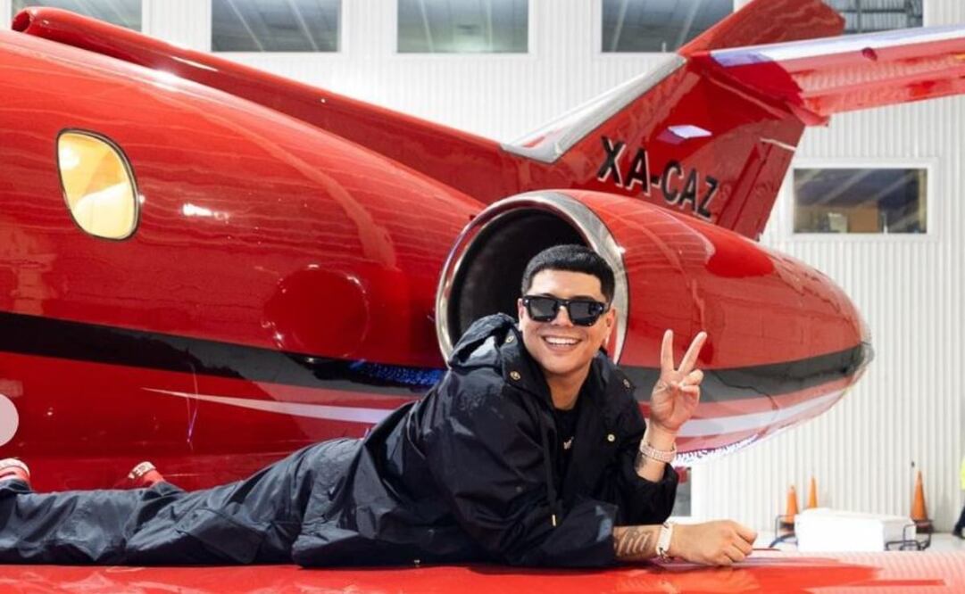 El cantante ha presumido en diversas ocasiones su auto favorito. Imagen: Instagram @eduincaz