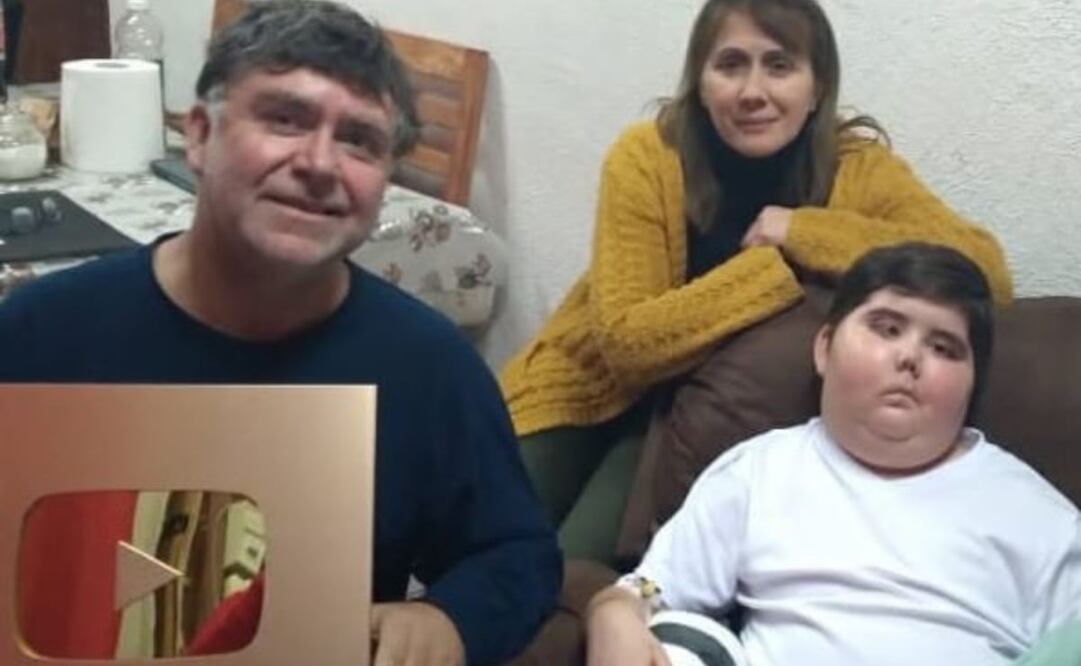 El pequeño tiene 12 años y viven en Chile. 