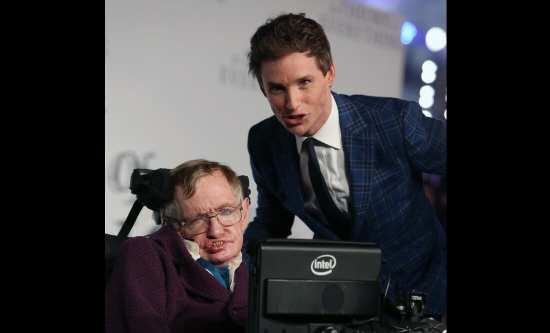 El actor Eddie Redmayne personificó a Stephen Hawking en la película "La Teoría del Todo". Foto: Joel Ryan/Invision/AP, archivo
