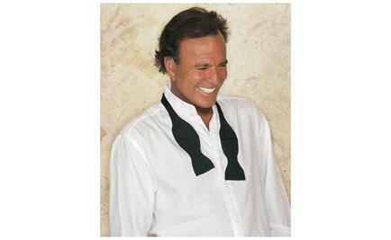 Julio Iglesias regresa con disco homenaje a México