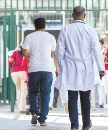 Van 159 mil médicos por reformar salud en el país