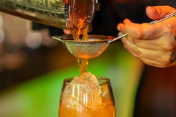 Cócteles con ron fáciles de preparar en casa para celebrar du Día