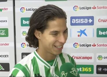 Es un futbol muy distinto: Diego Lainez