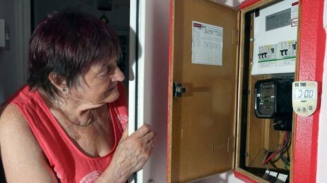 3 medidas del inédito plan de emergencia para abaratar las cuentas de luz en Europa (y en qué no han logrado ponerse de acuerdo)