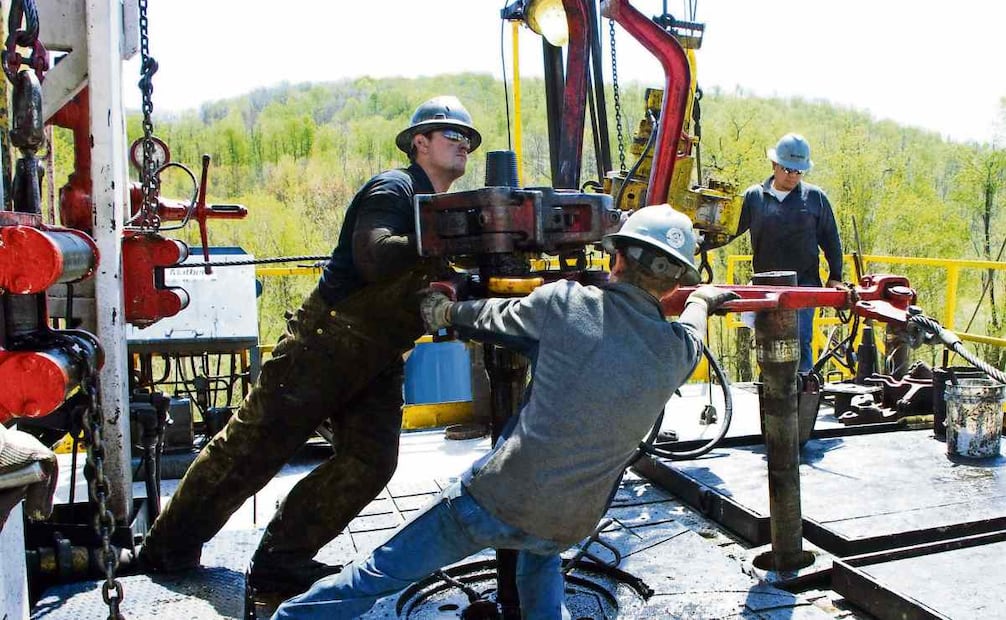 Extracción de crudo mediante la fragmentación hidráulica o fracking. Foto: Archivo / AP