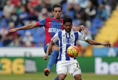 Con 'doblete' de Carlos Vela, Real Sociedad golea al Levante