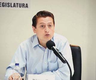 Néstor Núñez amaga con irse al PT o PVEM