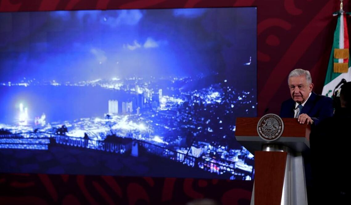 El director general de CFE Distribución, Guillermo Nevárez Elizondo, reconoció que solo han logrado recuperar el 75% del servicio eléctrico, durante la mañanera del presidente López Obrador. Foto: Diego Simón