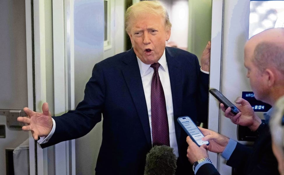 Trump, enojado y en pie de guerra... con los medios