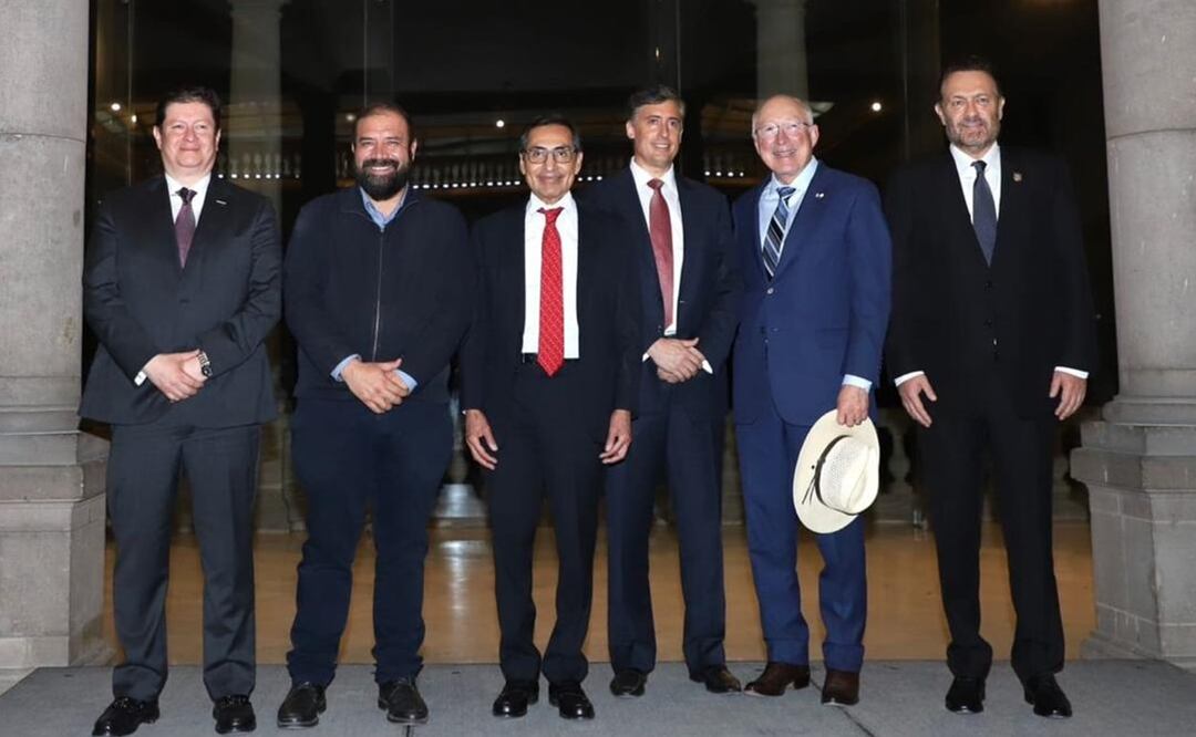 Durante la inauguración del Centro de Datos de Microsoft a unos días de las elecciones presidenciales, Rogelio Ramírez de la O dijo que el crecimiento económico de México ha superado las expectativas, lo que permitirá una dinámica positiva para el país. Foto: Especial