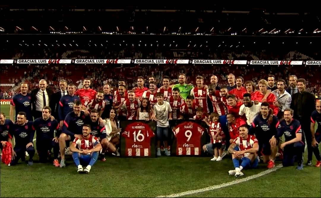 HÉCTOR HERRERA Y LUIS SUÁREZ RECIBIERON UN HOMENAJE DEL ATLÉTICO DE MADRID - FOTO: ESPECIAL