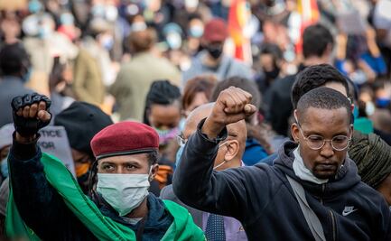 Piden miles de manifestantes en Francia regularizar a indocumentados