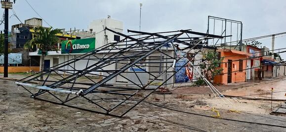 Beryl provoca lluvias intensas y fuertes vientos en Yucatán 