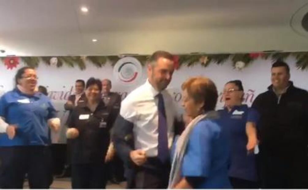 Los senadores Sansores y Lavalle bailan... así