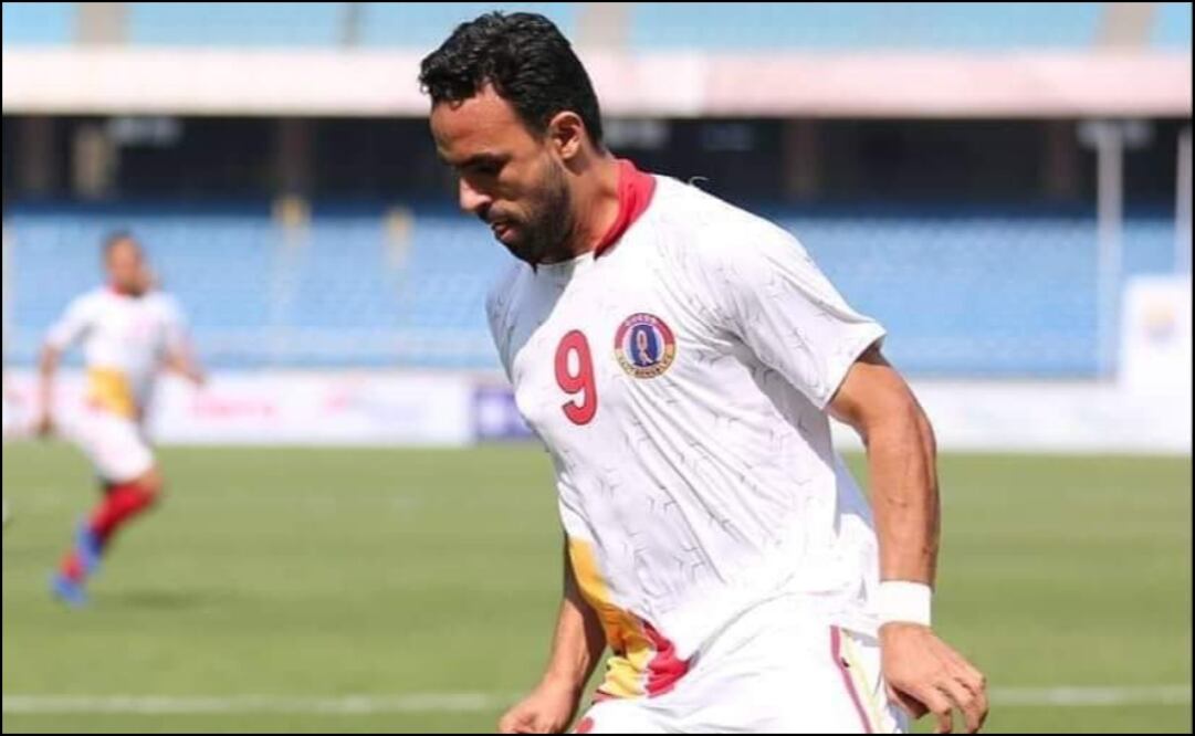 Enrique Esqueda con el East Bengal de India. Twitter: @BadgEBfc