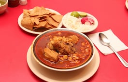 ¿Cuánto cuesta hacer POZOLE ROJO para 5 personas en CDMX?