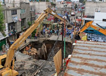 Tromba deja daños en socavón, Metro y casas de Iztapalapa