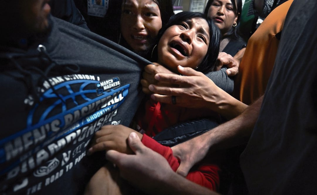 La imagen Separados por el ICE es la foto del año del World Press Photo 2026. Guzy fotografió el drama de una familia migrante que es separada del padre, en el Bronx. Foto: CAROL GUZY, ZUMA PRESS, IWITNESS, FOR MIAMI HERALD