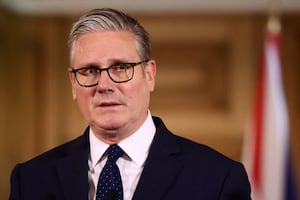 Reino Unido eleva nivel nacional de amenaza terrorista tras apuñalamiento de judíos; piden a Starmer acción ante auge del antisemitismo