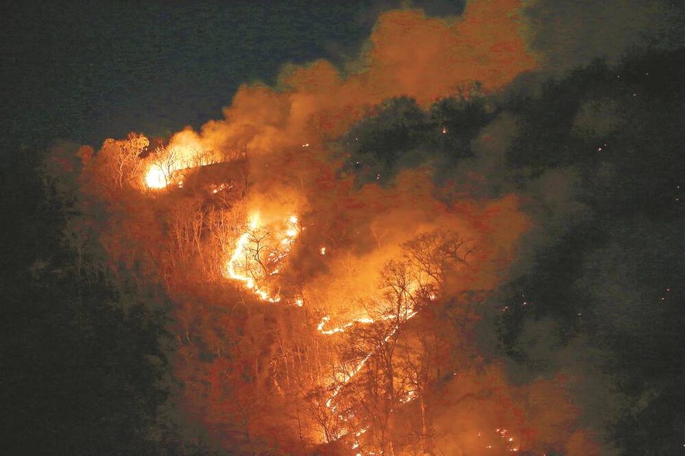 ncendio en el municipio de Palmeirópolis, en el estado de Tocantins, Brasil. Las conflagraciones en la Amazonia brasileña llevan más de 16 días. Foto/DIDA SAMPAIO. XINHUA