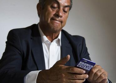 “Bronco” cumple un día sin contestar WhatsApp