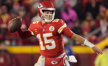 Patrick Mahomes 'no está al cien por ciento' y su recuperación está en duda para el comienzo de la temporada