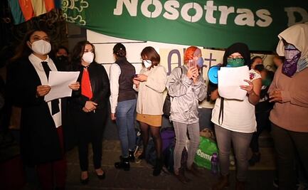 Alcaldesa de Puebla recibe pliego petitorio de feministas