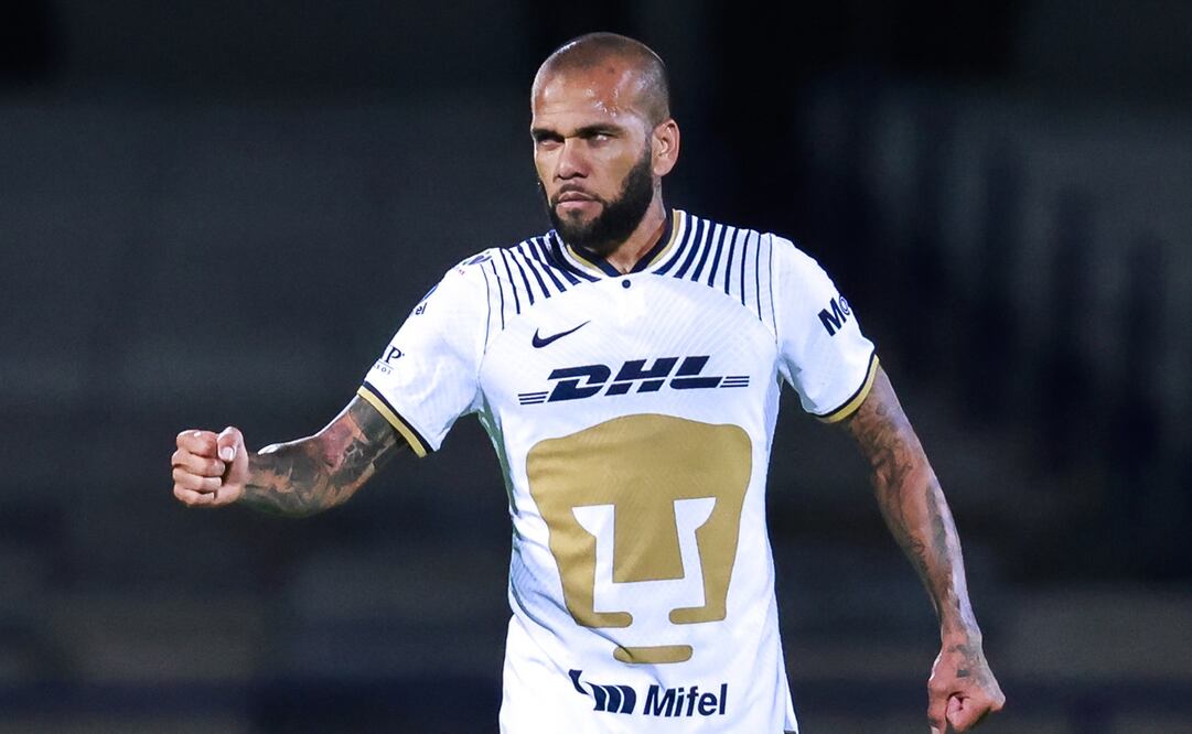 Dani Alves jugando con Pumas en la Liga MX - FOTO: Imago7