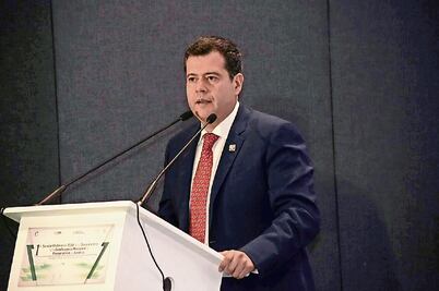 Amieva busca frente común con antros