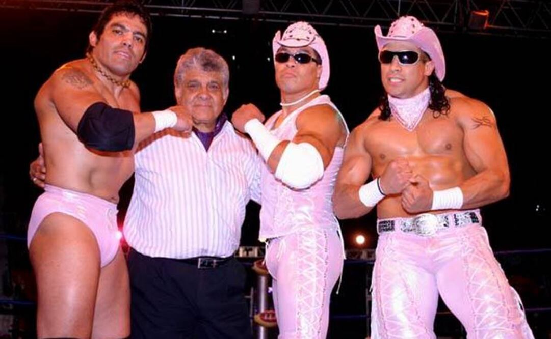 El Bello, acompañado de sus hijos. Cortesía Triple A