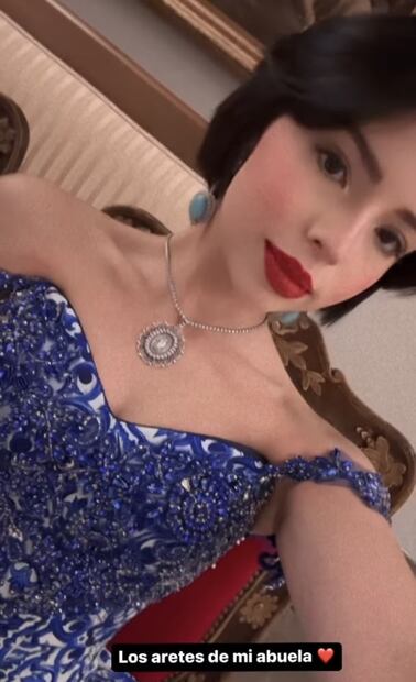 Ángela Aguilar lució vestido de talavera al conocer a la reina Sofía