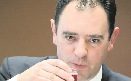 Alejandro Tello saca tijeras para recortar privilegios