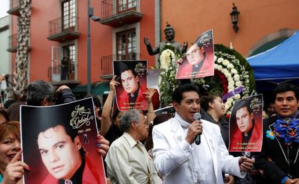 Con música y rezos recuerdan a Juan Gabriel en Garibaldi