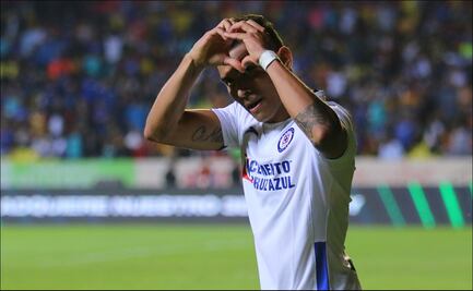 Orbelín Pineda le entra al Tik Tok durante el parón de la Liga MX