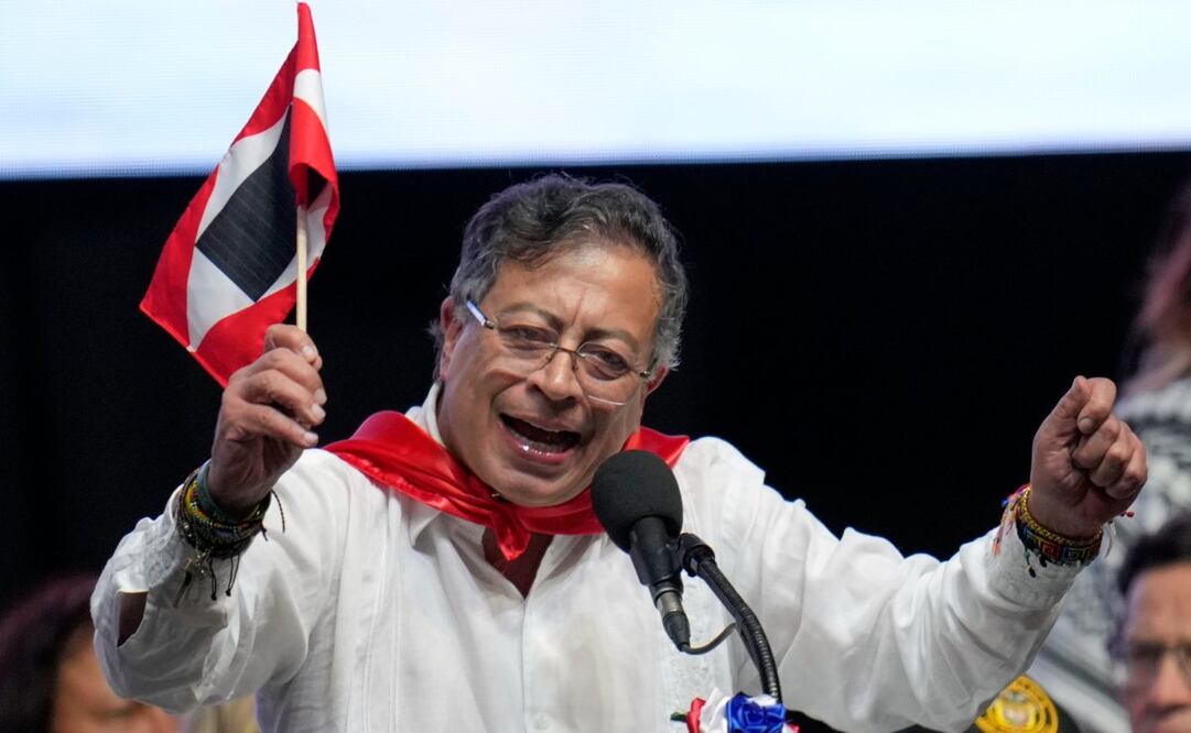 El presidente de Colombia, Gustavo Petro, se dirige a sus seguidores durante un mitin en Ibague, Colombia, el viernes 3 de octubre de 2025. Foto: AP