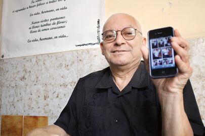 Acercan tecnología a adultos mayores