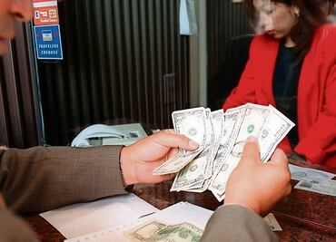 Superpeso impone otro récord; es la moneda más apreciada