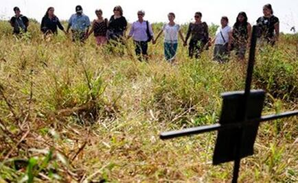 Mexican rights agency investigates 150 bodies found in pits