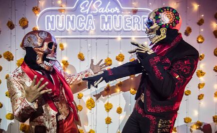Para demostrar que “El sabor nunca muere”, La Costeña rinde homenaje inmersivo a nuestros difuntos