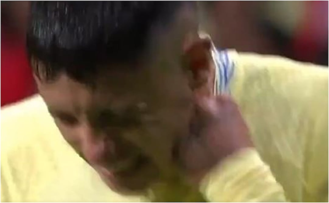 VIDEO: Emilio Lara se castiga con golpes en la cara por cometer un penalti / FOTO: ESPECIAL