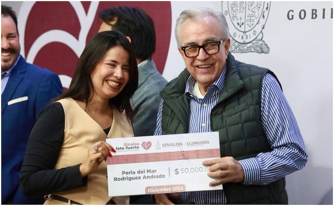 El gobernador de Sinaloa, Rubén Rocha Moya entrega más de 5 mdp a habitantes afectados por la inseguridad en la entidad (13/12/2024). Foto: Especial