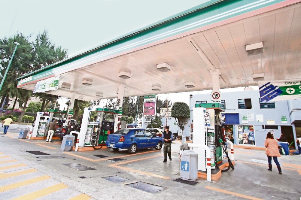 Por primera vez en su historia, Pemex luchará por la preferencia de los clientes. (ARCHIVO EL UNIVERSAL)