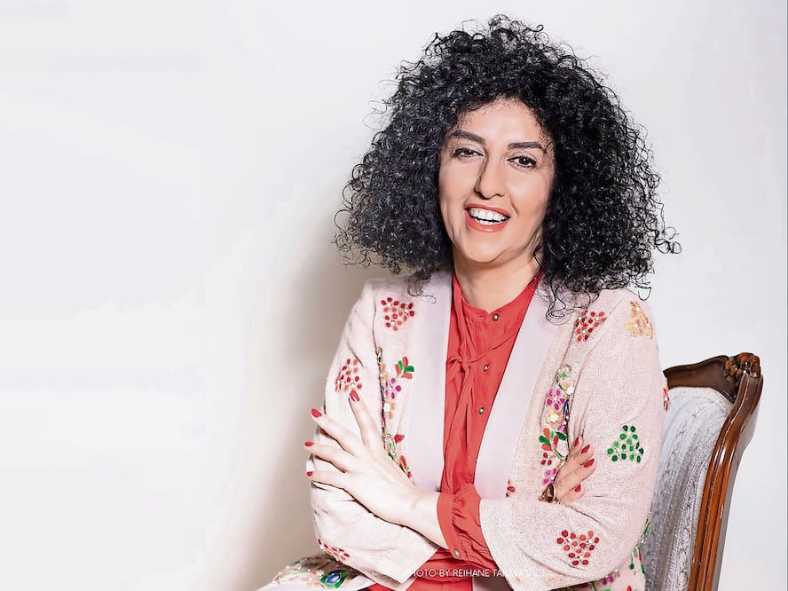 Narges Mohammadi, quien ha sido condenada a 31 años de cárcel, ha destacado por su lucha contra la opresión de las iraníes. Foto: Reihane Taravati | AP